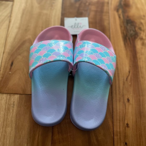Childs Elli by Capelli Slides. Pastel Colors - Picture 1 of 6